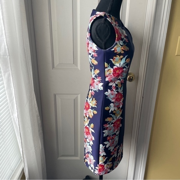 TAHARI Blue and Floral Print Shift Sheath Dress size 2 - Picture 2 of 10